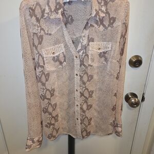 Elegant Lace Pattern Blouse